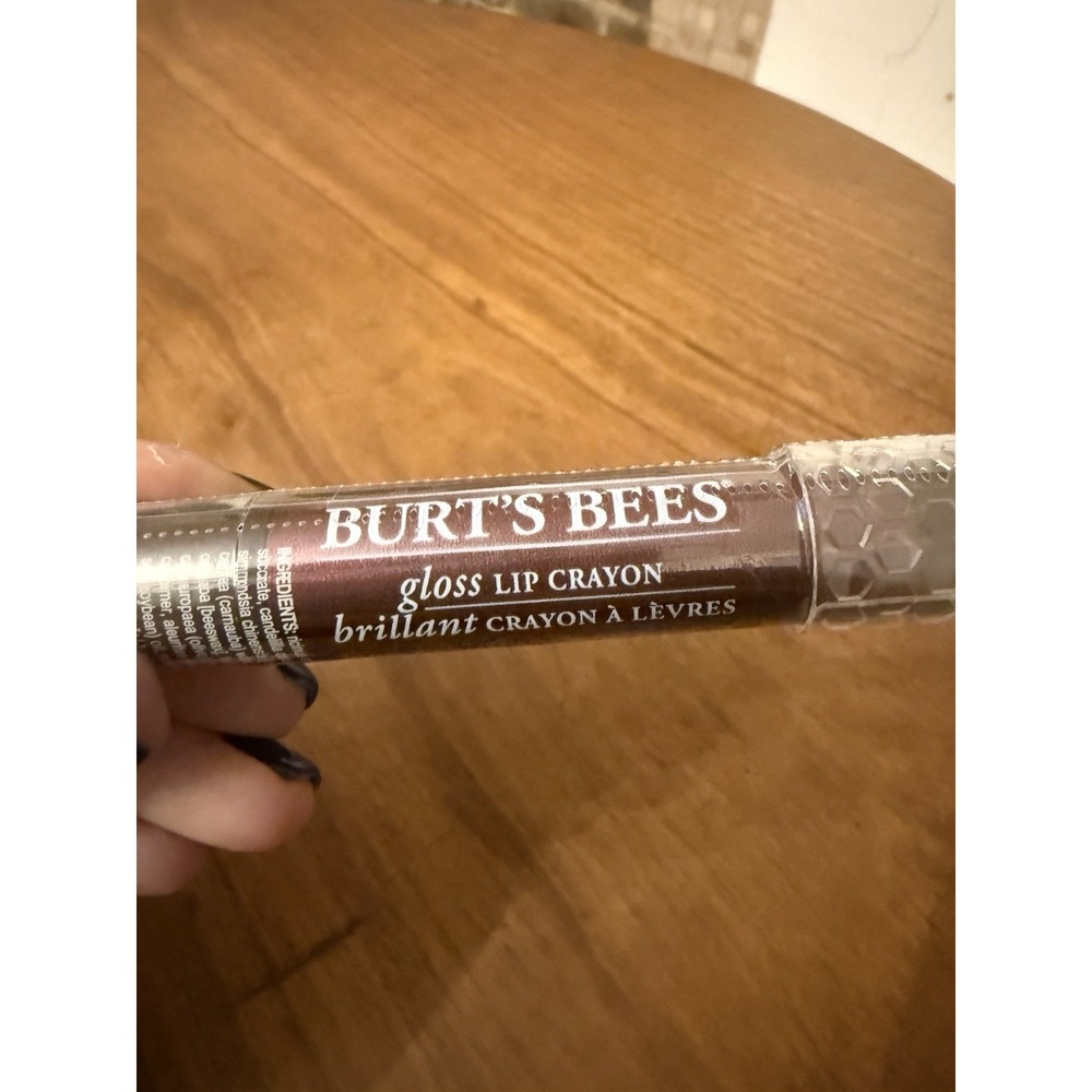 (1) BURT'S Burts Bees 100% Natural Lip Crayon 432 BORDEAUX VINES New Sealed - Picture 2 of 9